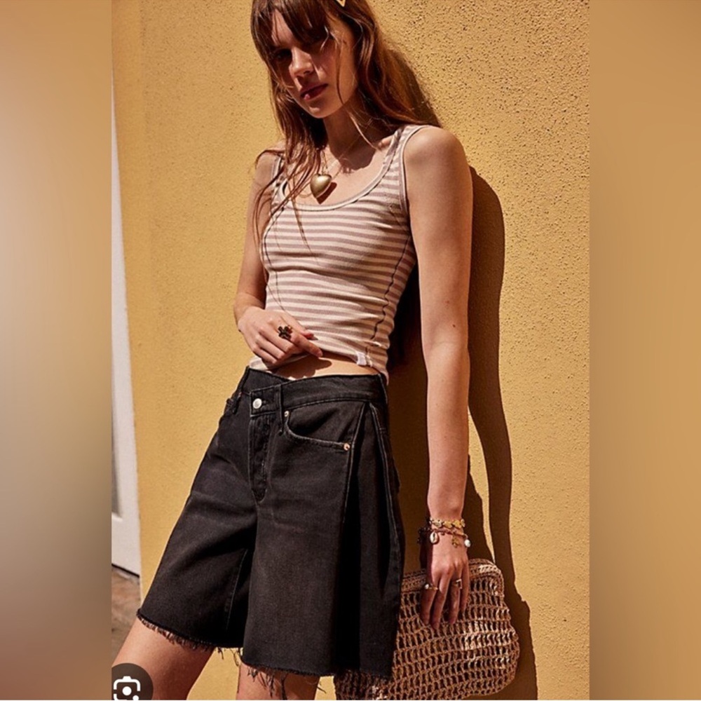We The Free Black Boomerang 🪃 High-rise Long Shorts Black NWOT
